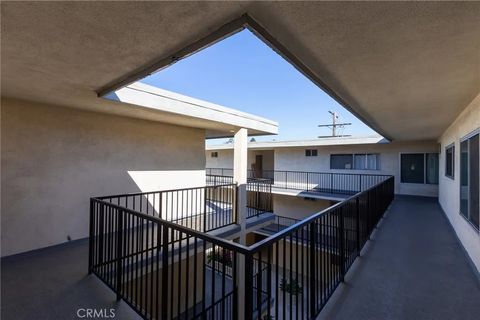 Tiny photo for 3734 S Canfield Ave, Los Angeles, CA 90034 (MLS # SB25273689)