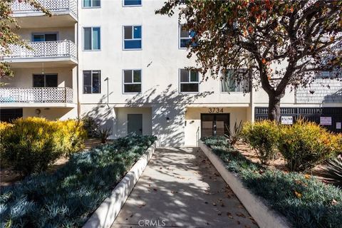 Tiny photo for 3734 S Canfield Ave, Los Angeles, CA 90034 (MLS # SB25273689)