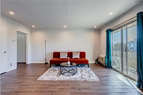 Tiny photo for 3734 S Canfield Ave, Los Angeles, CA 90034 (MLS # SB25273689)