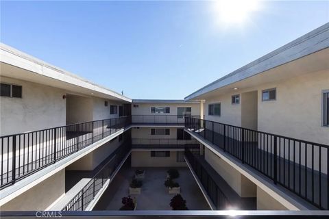 Tiny photo for 3734 S Canfield Ave, Los Angeles, CA 90034 (MLS # SB25273689)