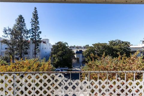 Tiny photo for 3734 S Canfield Ave, Los Angeles, CA 90034 (MLS # SB25273689)