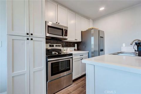 Tiny photo for 3734 S Canfield Ave, Los Angeles, CA 90034 (MLS # SB25273689)