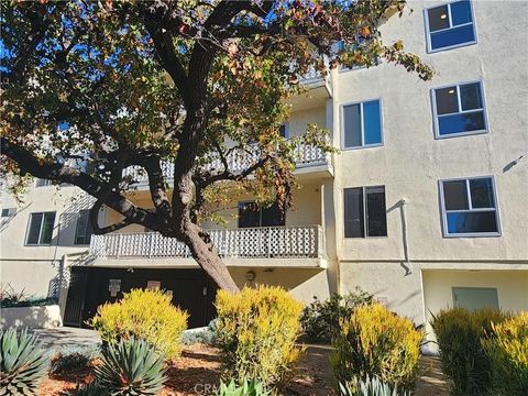 Tiny photo for 3734 S Canfield Ave, Los Angeles, CA 90034 (MLS # SB25273689)