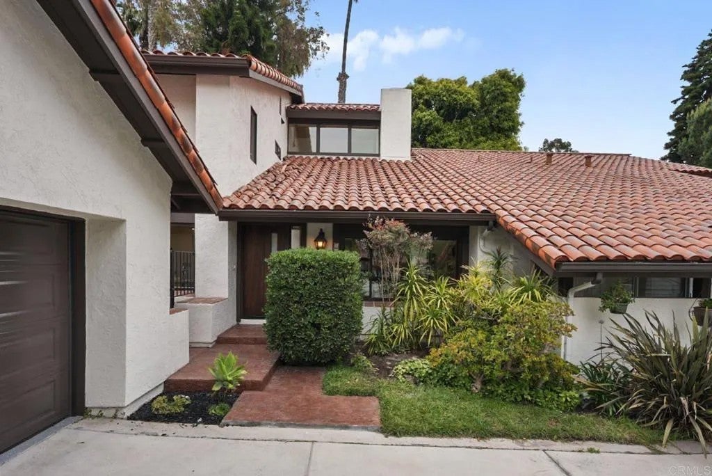 Photo of 630 Camino Ynez, Solana Beach, CA 92075 (MLS # PTP2605029)
