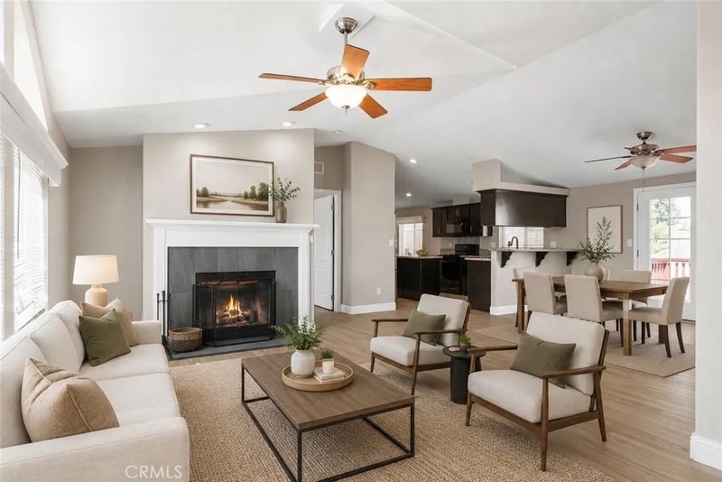 6102 Maxwood