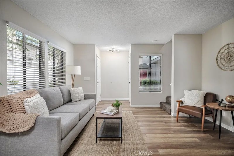 1744 Longbranch