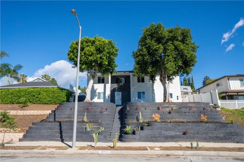 Photo of 16235 Plummer St, North Hills, CA 91343 (MLS # SR26037795)