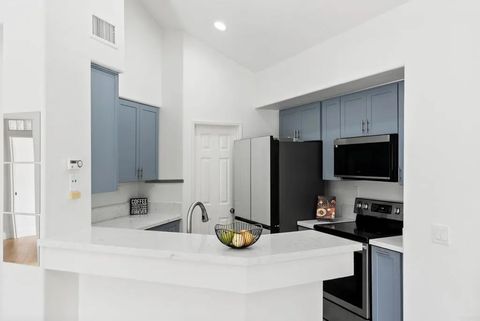 7215 Calabria Ct 74 San Diego CA 92122