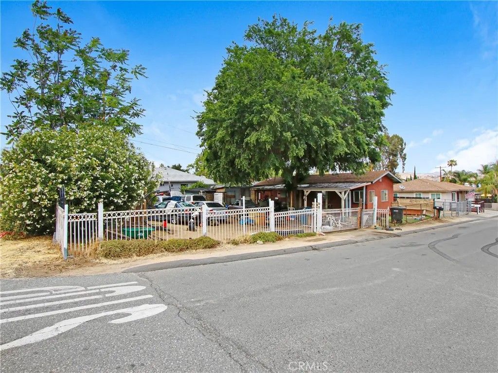 Photo of 32995 Oleander Dr, Lake Elsinore, CA 92530 (MLS # PW26094254)