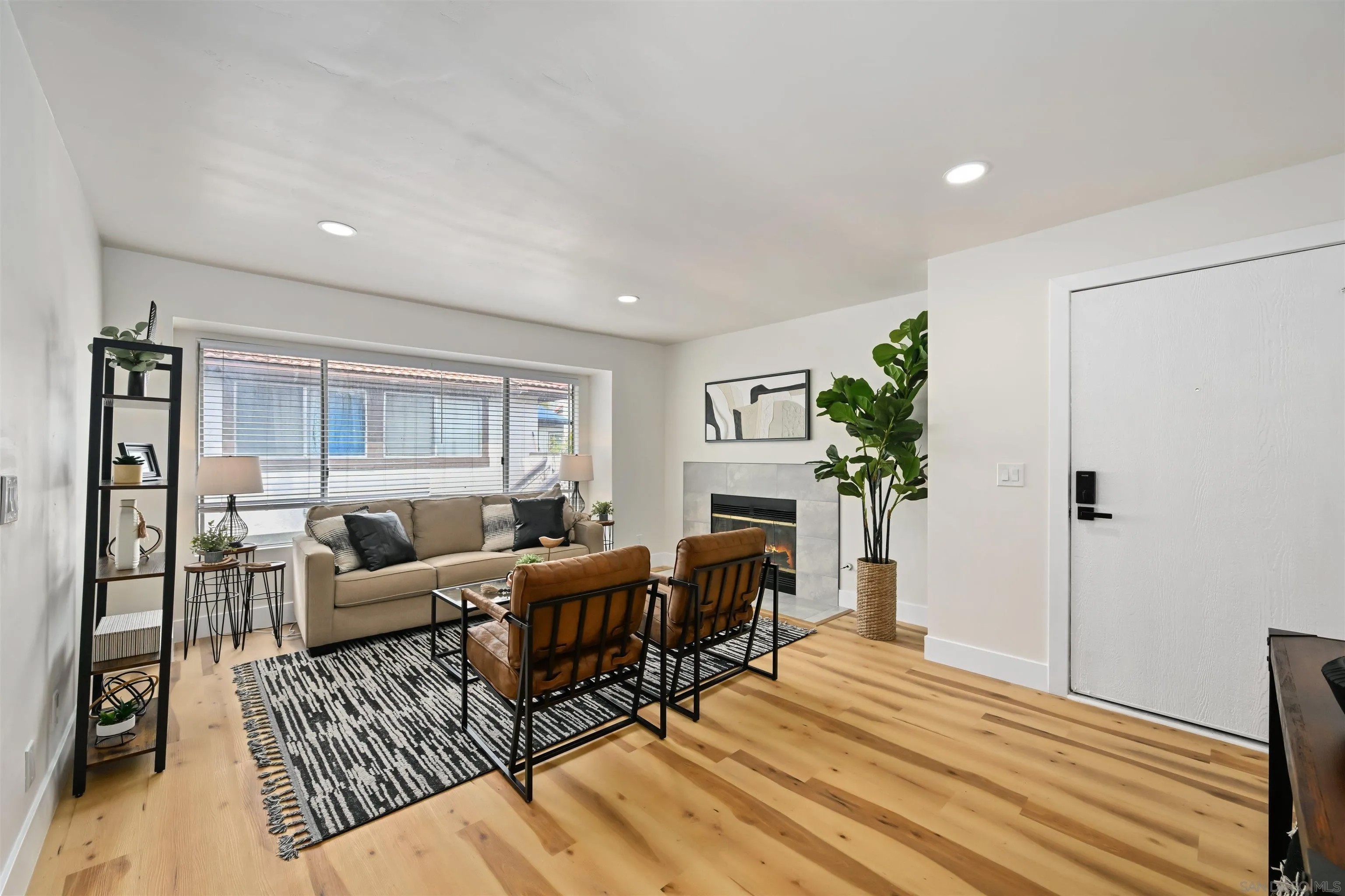 10258 Norma Gardens 4