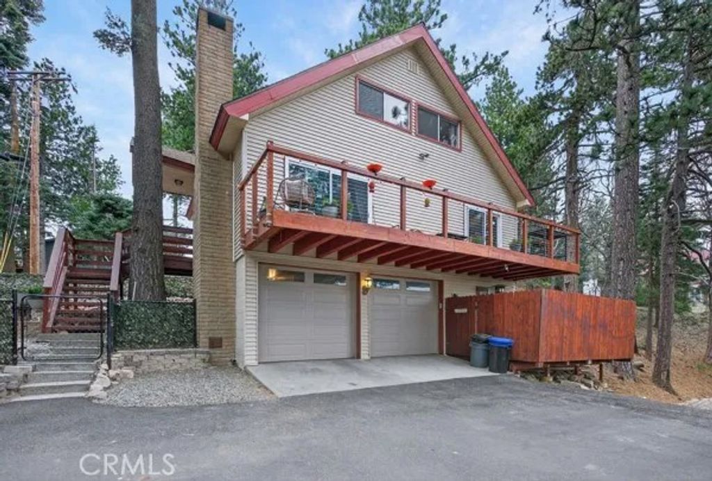 Photo of 1130 park Place, Lake Arrowhead, CA 92378 (MLS # IV26044964)