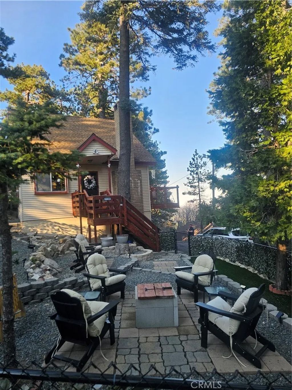 Photo of 1130 park Place, Lake Arrowhead, CA 92378 (MLS # IV26044964)