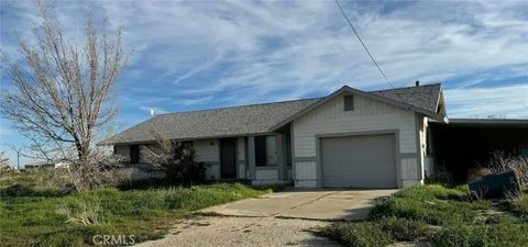 Photo of 5902 Margaritha Ln, Rosamond, CA 93560 (MLS # SR26044879)