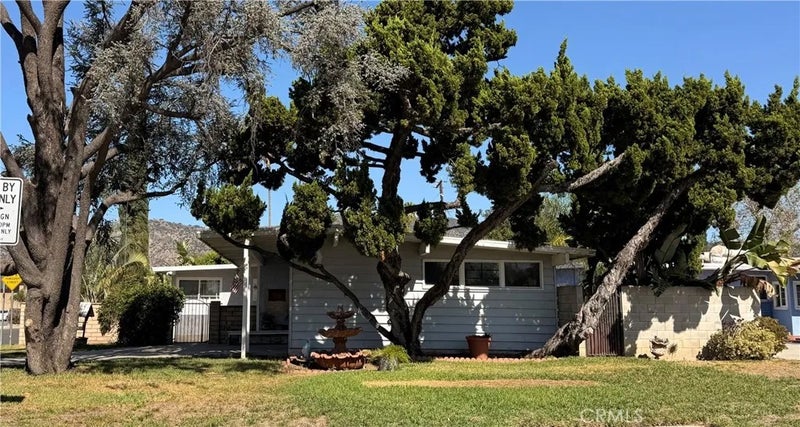 837 W Hollyvale