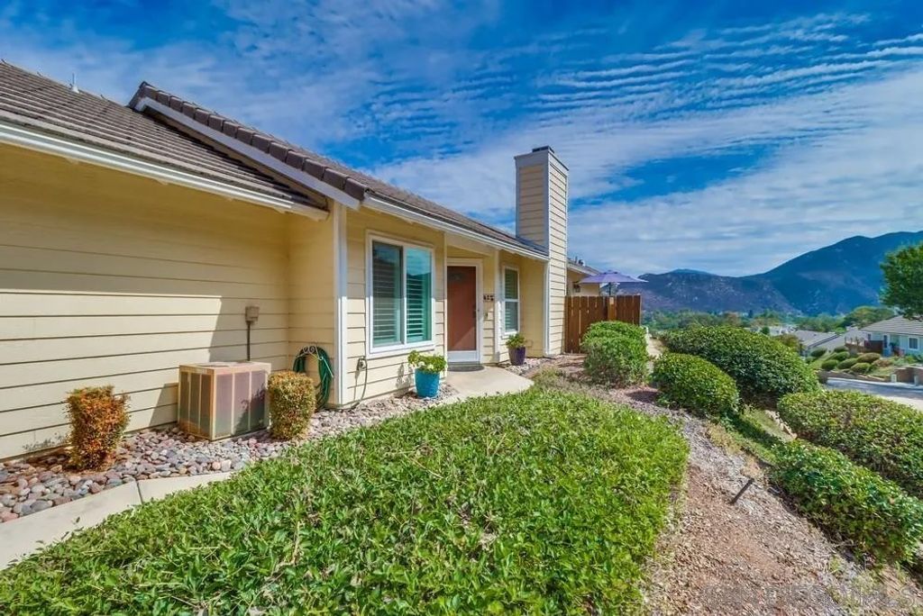 Photo of 1295 Pearlbush Ct, El Cajon, CA 92019 (MLS # 250041386)