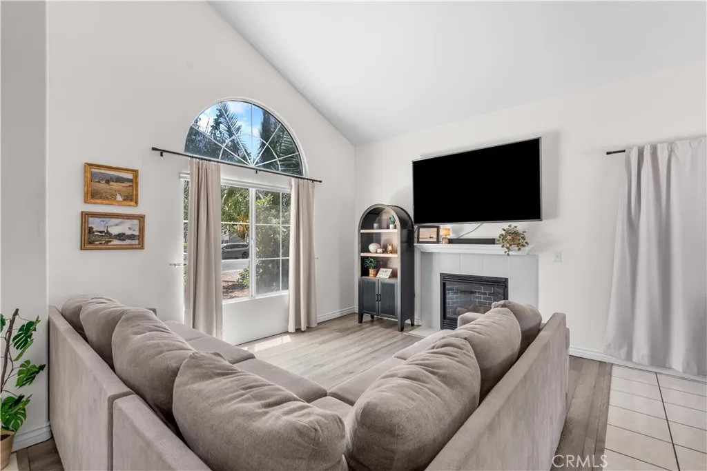 12768 Berrydale