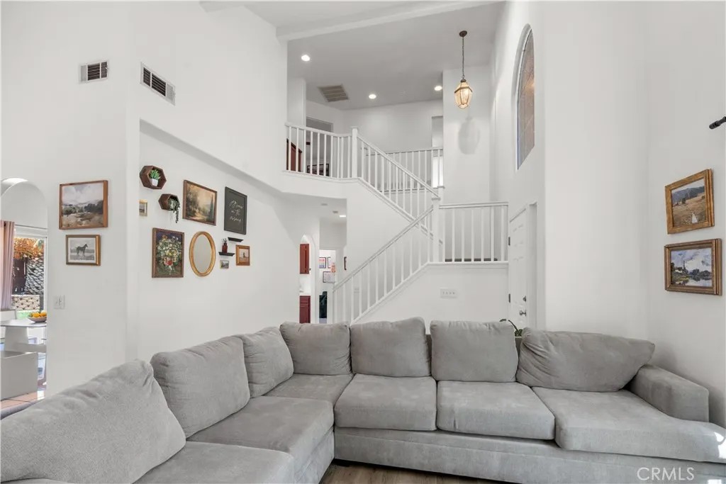 12768 Berrydale