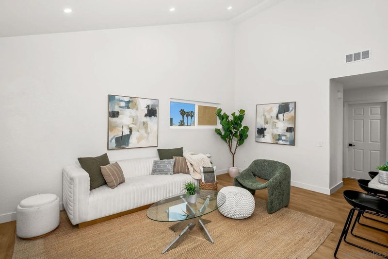 152 Evergreen Ave 4