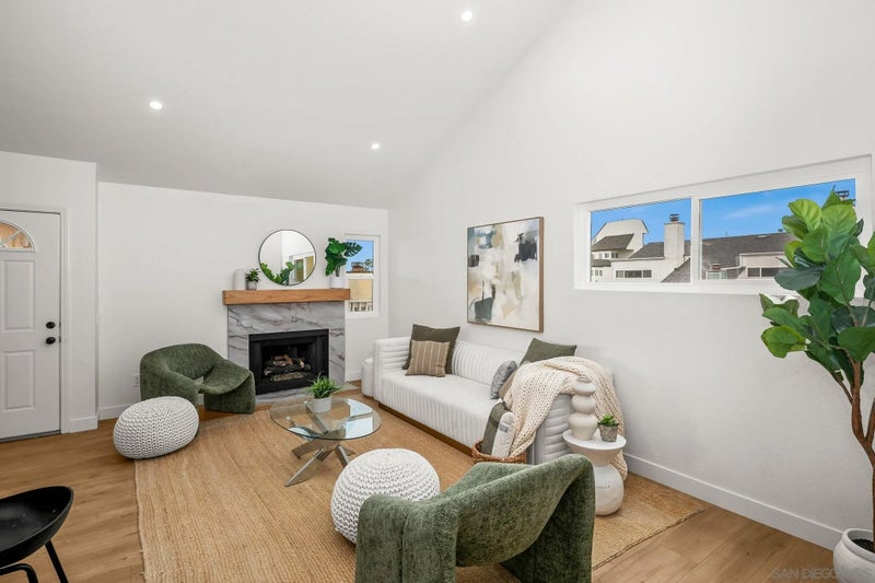 152 Evergreen Ave 4