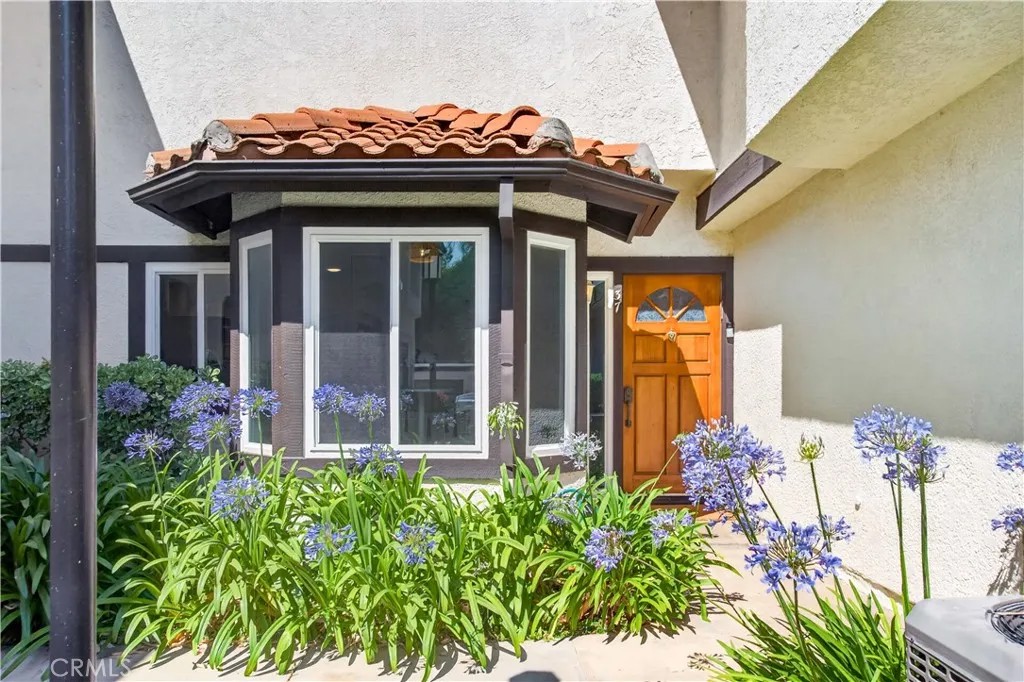5612 Las Virgenes 37
