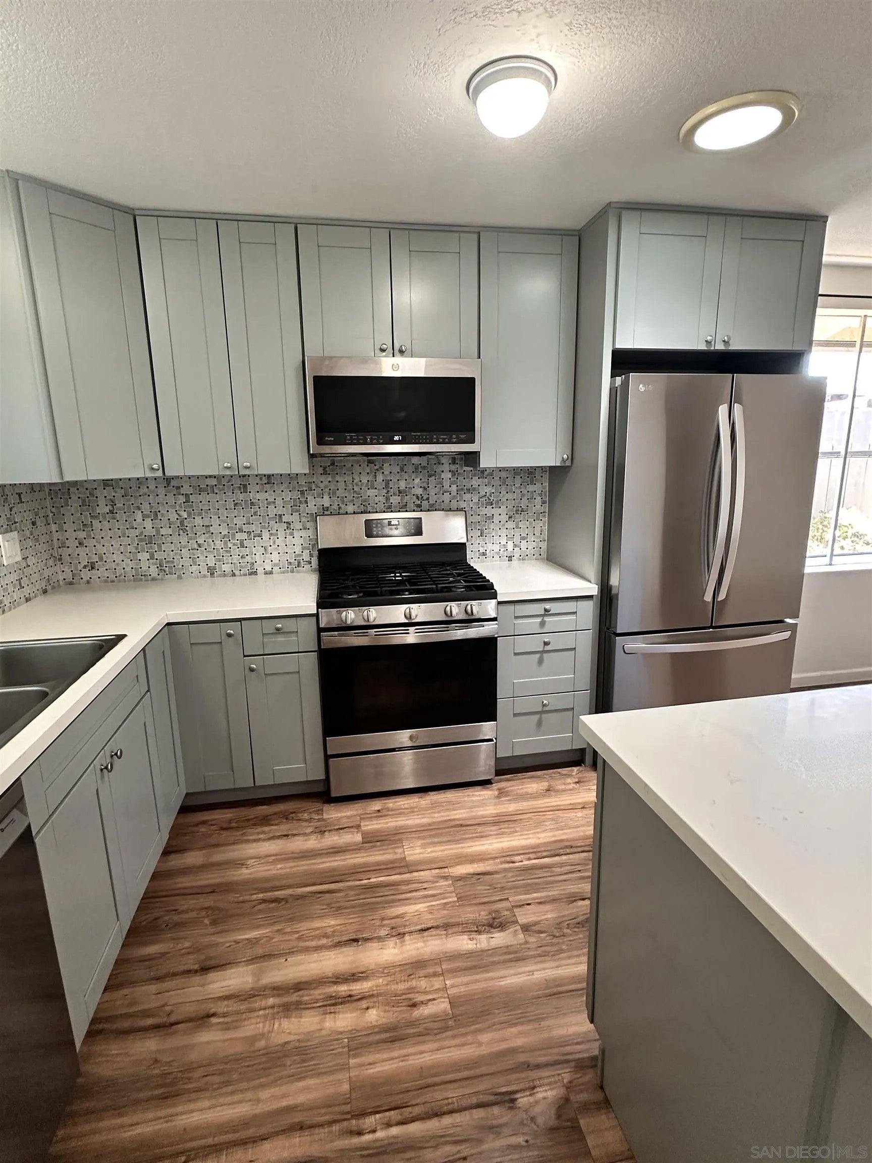810 E Washington A