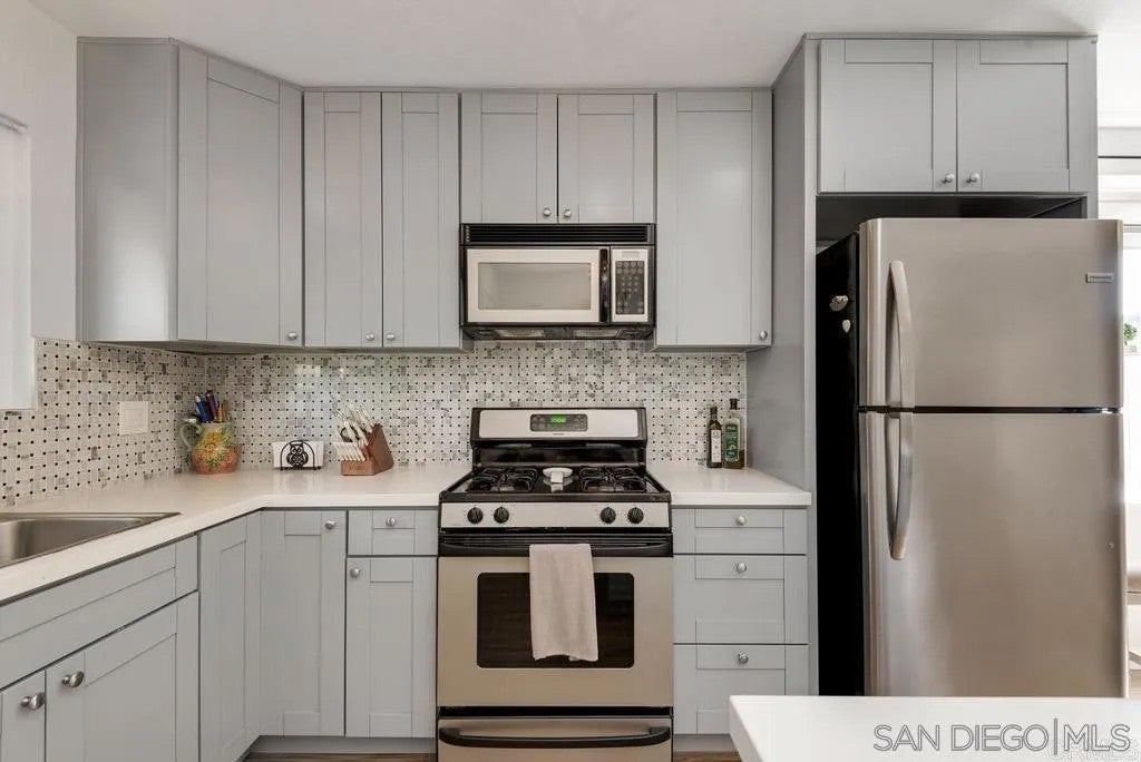 810 E Washington A