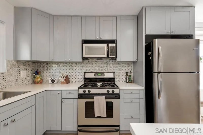 810 E Washington A