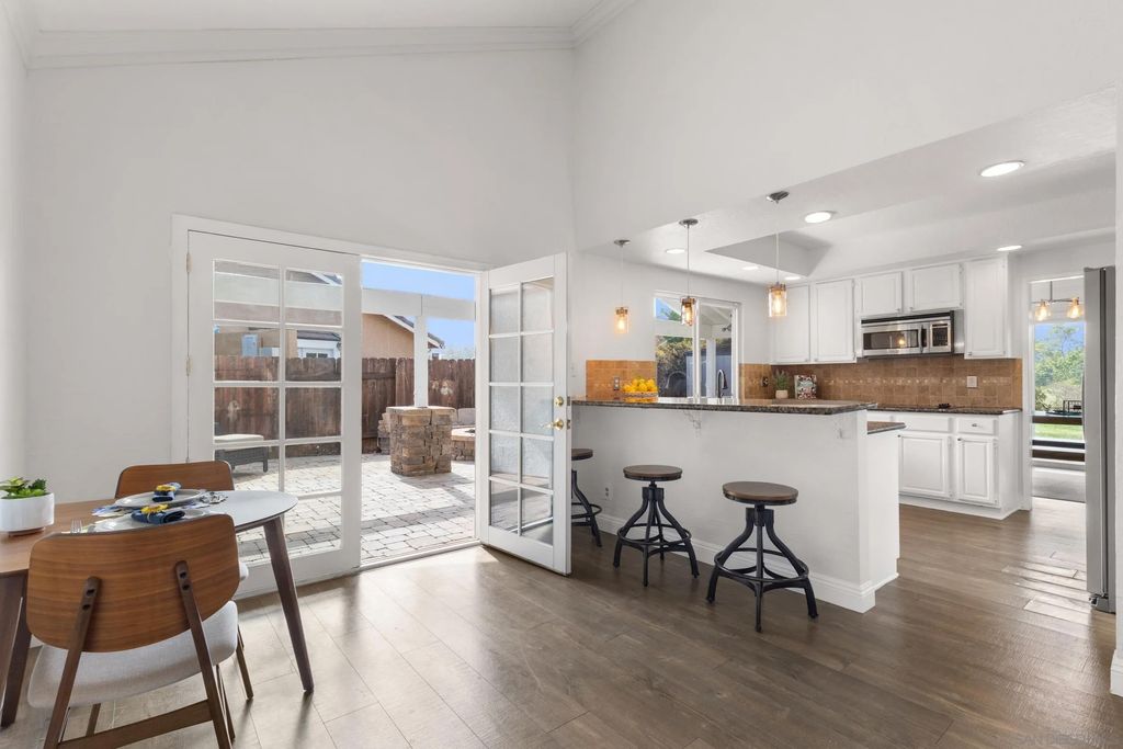 Photo of 761 Rocking Horse Rd, Vista, CA 92081 (MLS # 260006962)