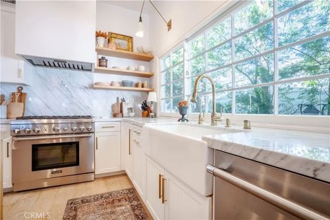 Tiny photo for 5910 Pat Avenue, Woodland Hills, CA 91367 (MLS # SR25239413)