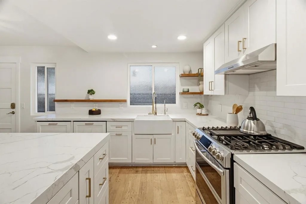 5027 Santa Monica Avenue F