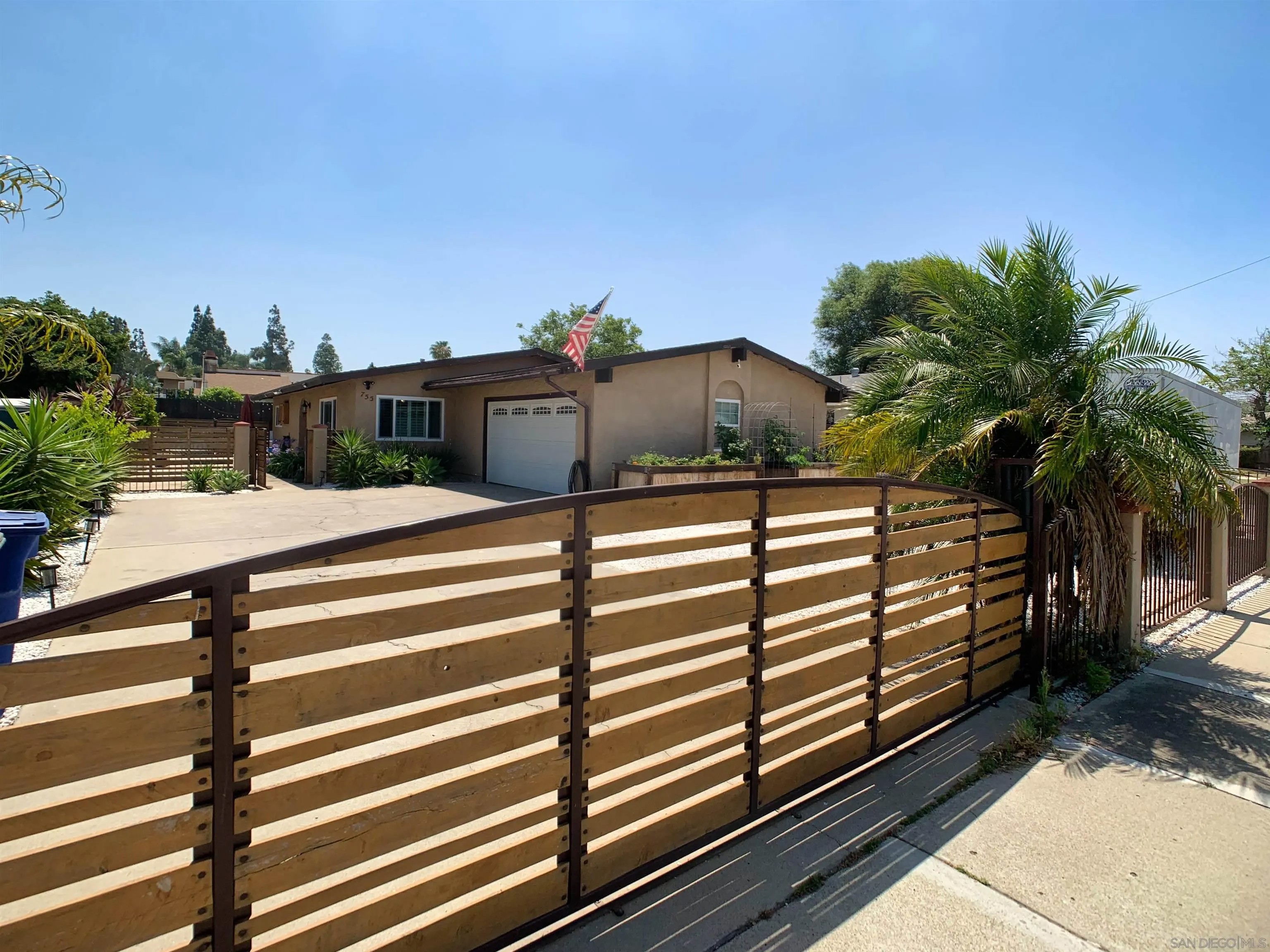 755 Prescott Ave