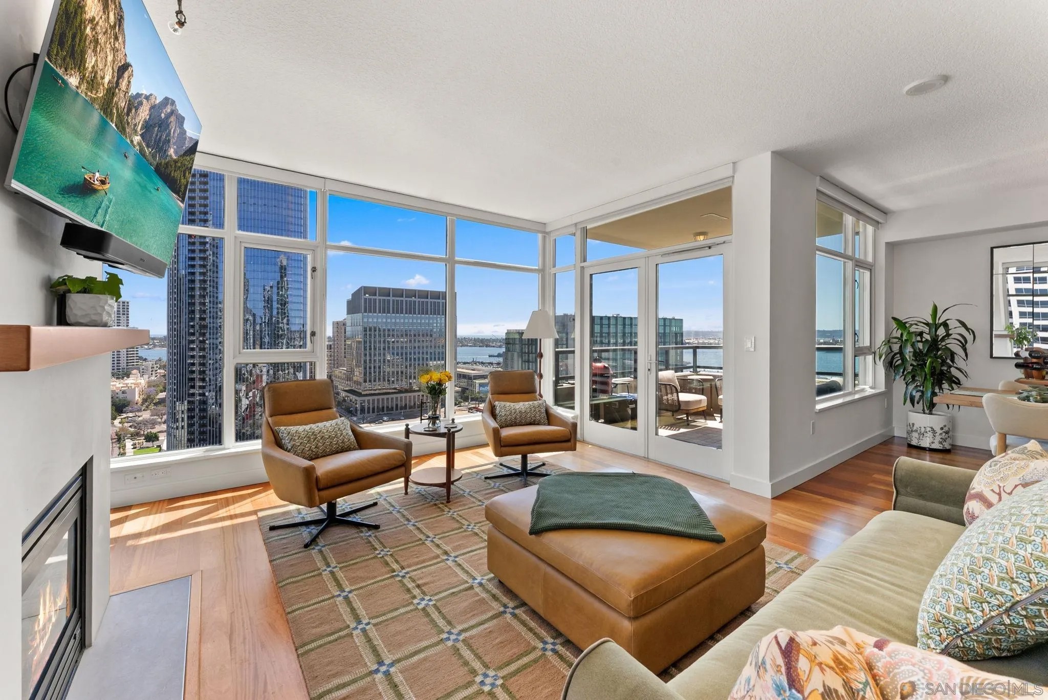 1199 Pacific Highway 2004