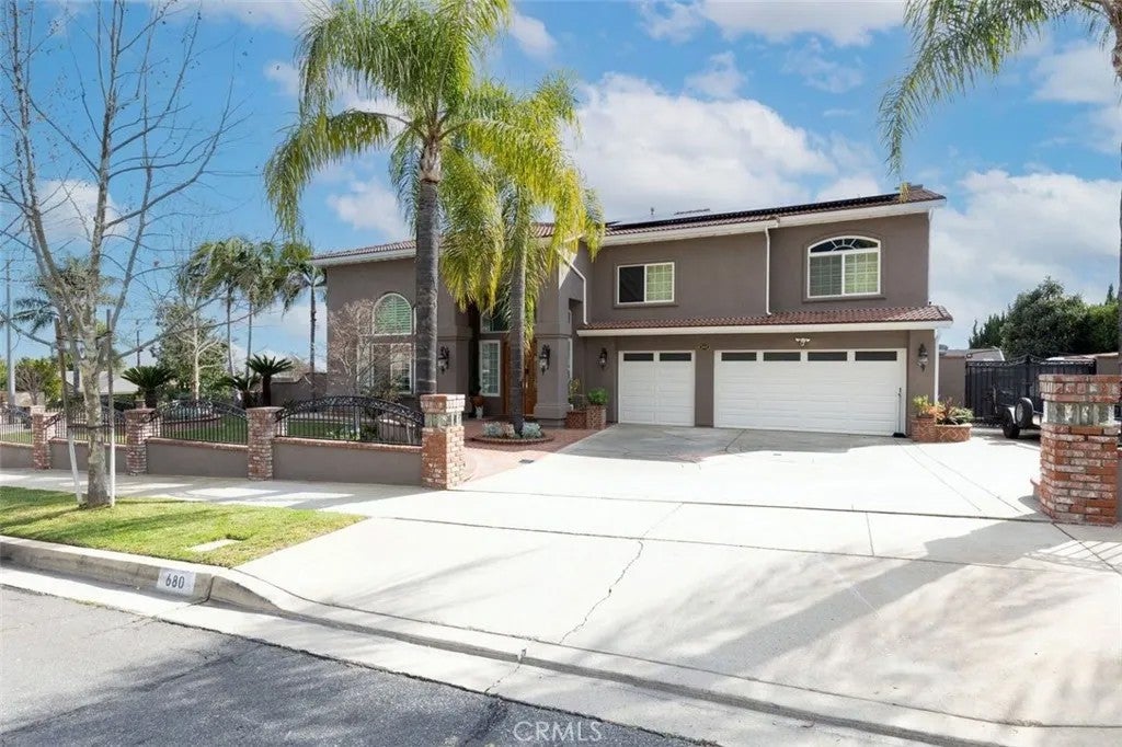680 W Byron Court