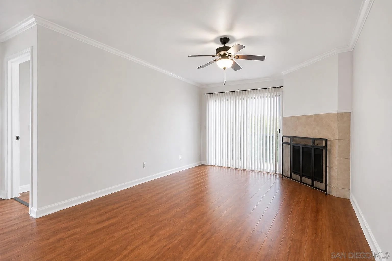 9929 AZUAGA ST F104
