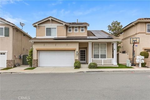 Photo of 27 Acorn Ridge, Rancho Santa Margarita, CA 92688 (MLS # OC26089791)