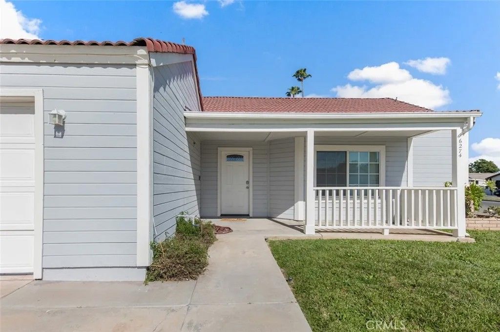 Photo of 6274 Goldenrod Ln, Riverside, CA 92504 (MLS # OC26090211)