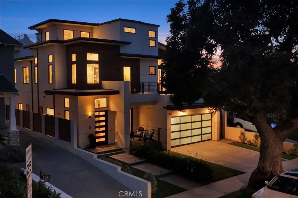 Photo of 332 Avenue E, Redondo Beach, CA 90277 (MLS # SB26070979)