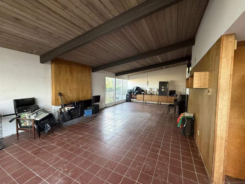 4902 San Joaquin
