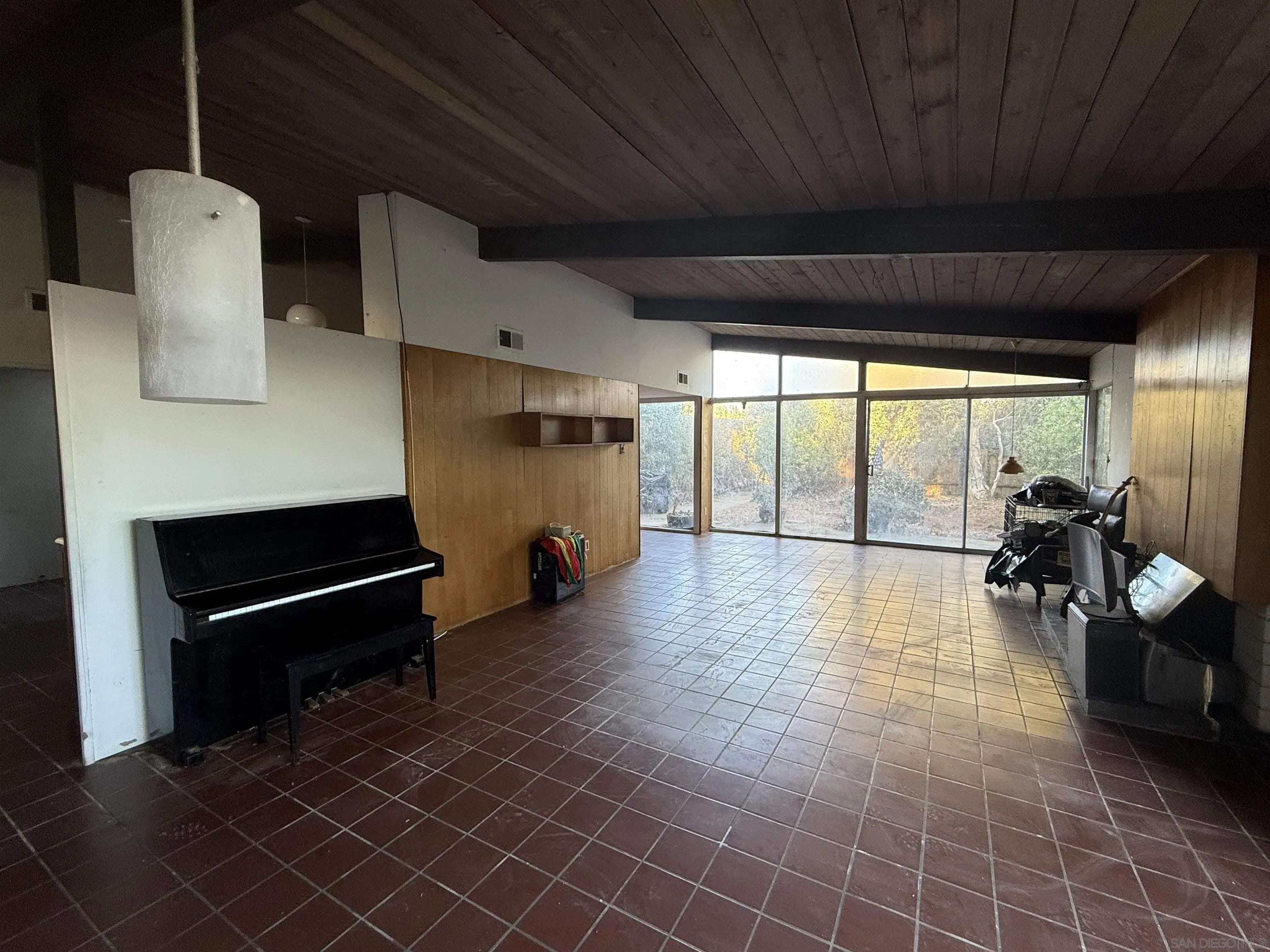 4902 San Joaquin