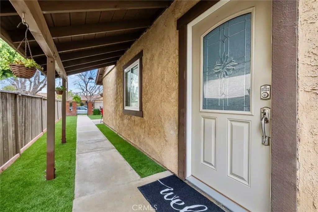 Photo of 25637 Almendra Dr, Valencia, CA 91355 (MLS # SR26023787)