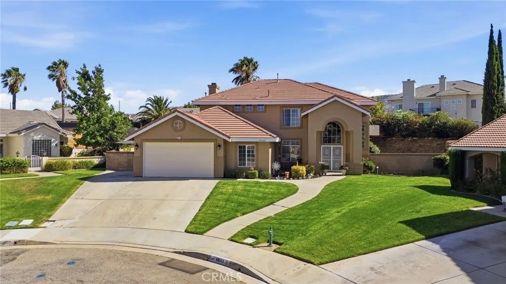 42103 Desert Hill Drive