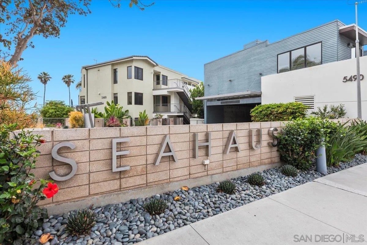 5490 La Jolla Blvd K205