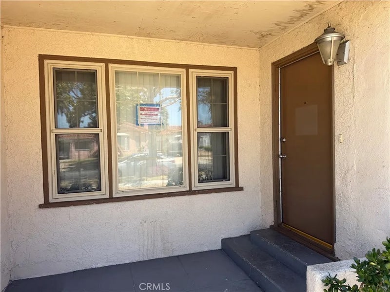 1932 W 84th