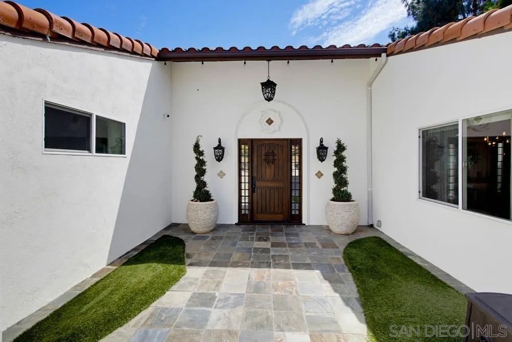 2450 Vista Lago Ter