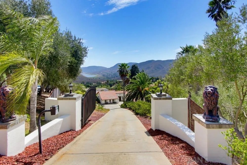 2450 Vista Lago Ter