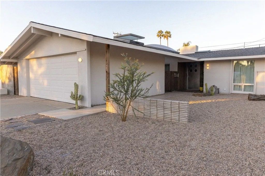 Photo of 326 Princeton Drive, Costa Mesa, CA 92626 (MLS # OC26009604)