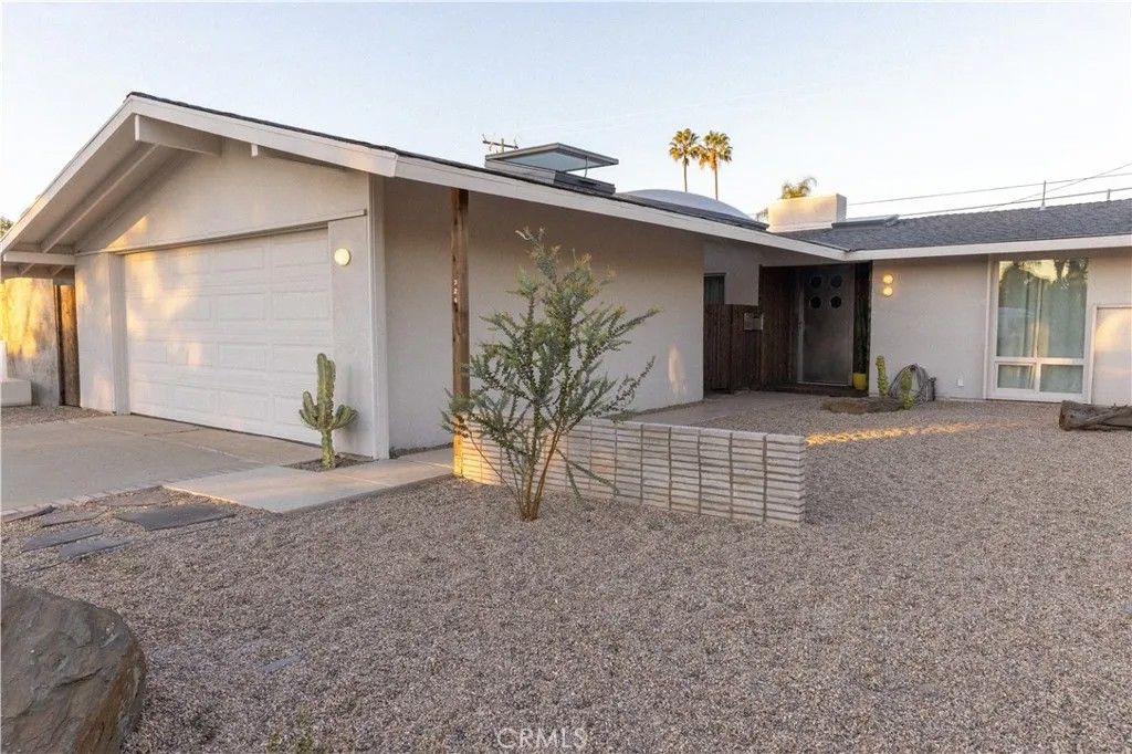 Photo of 326 Princeton Drive, Costa Mesa, CA 92626 (MLS # OC26009604)