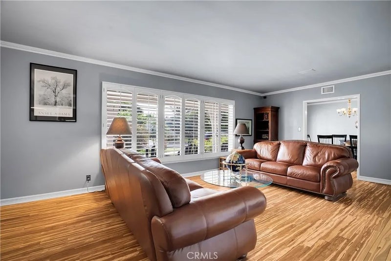 6843 Chisholm