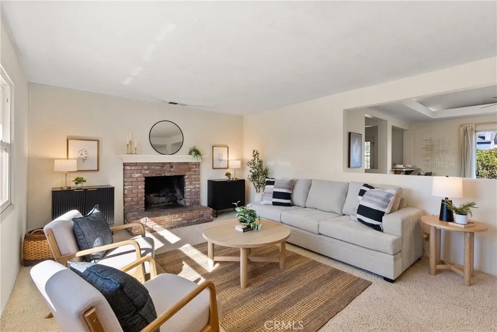 8342 Fontainbleau Way