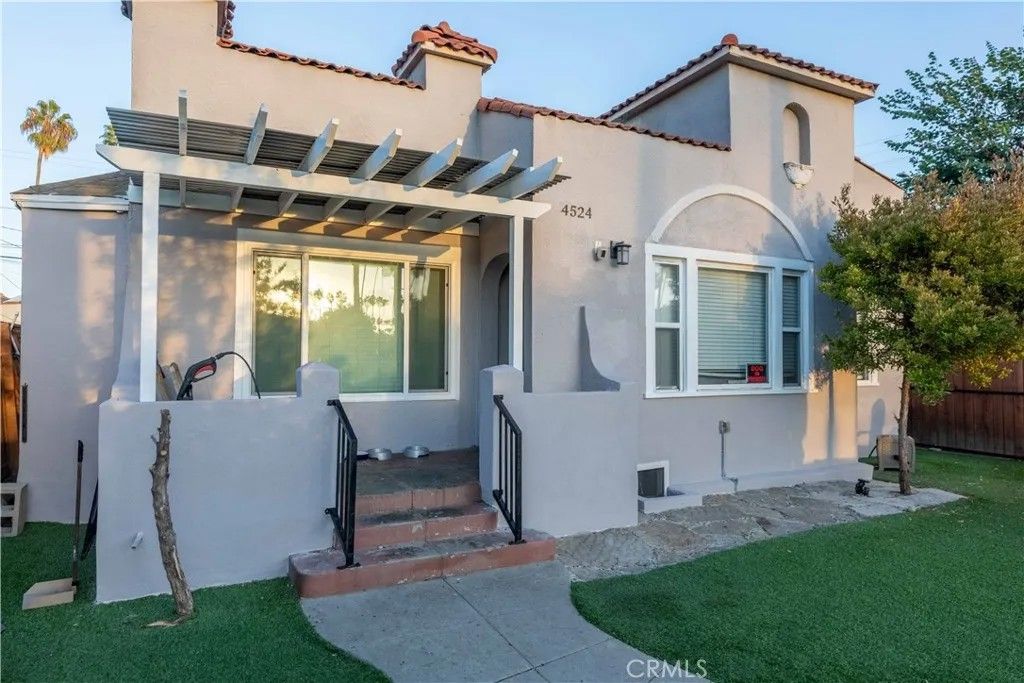 Photo of 4524 7th Avenue, Los Angeles, CA 90043 (MLS # RS26004603)